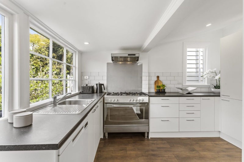 33 Seafield View Road, Grafton, Auckland - Carousel 2