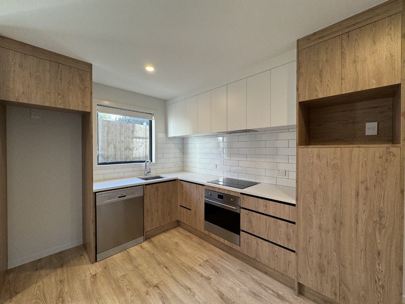 7/169 Beach Haven Road, Beach Haven, Auckland - Carousel 1