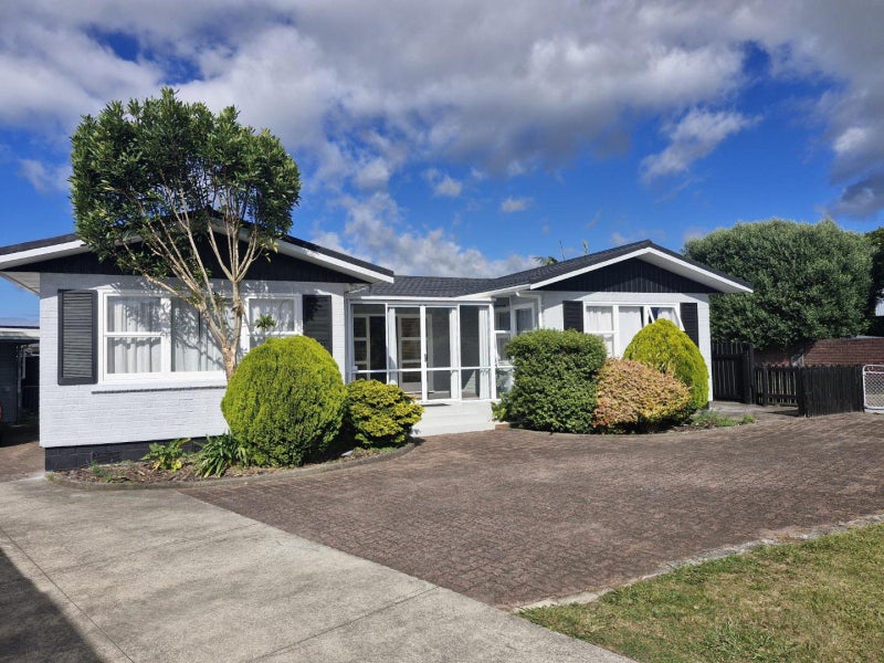 11 Julian Place, Westown, New Plymouth - Carousel 2