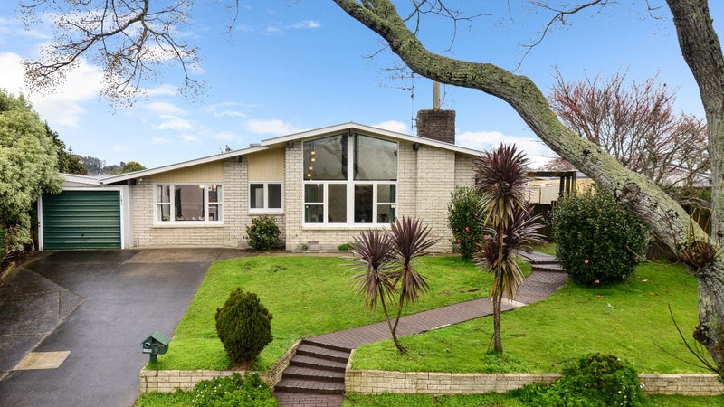 181 Totara Drive, Pukete, Hamilton - Carousel 1