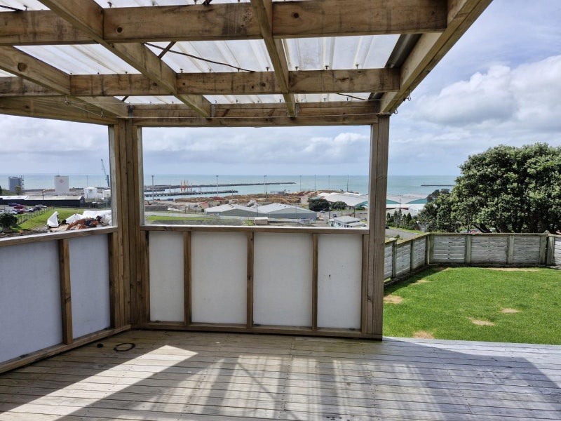 11A Catherine Crescent, Moturoa, New Plymouth - Carousel 15