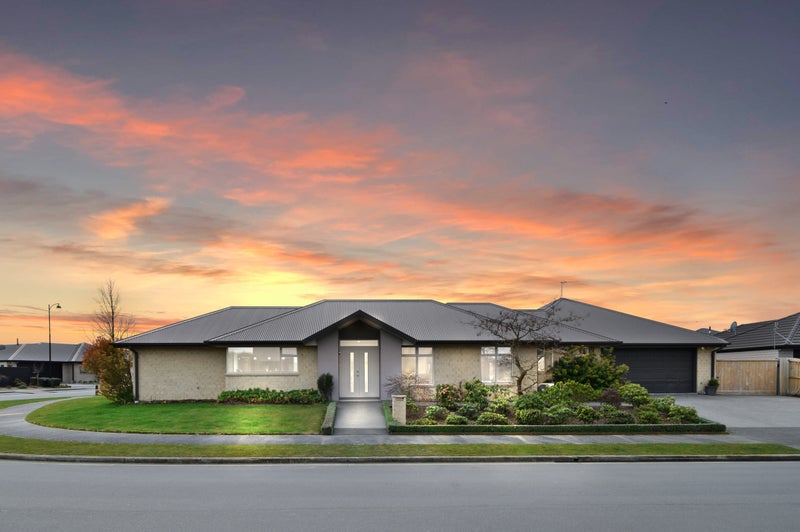 1 Carradale Avenue, Broomfield, Christchurch - Carousel 1