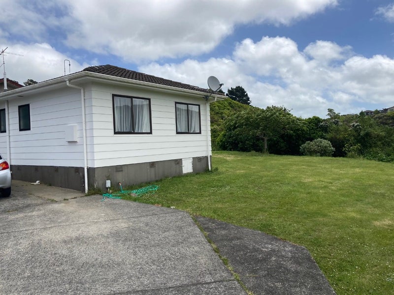 26 Fernhaven Grove, Newlands, Wellington - Carousel 1