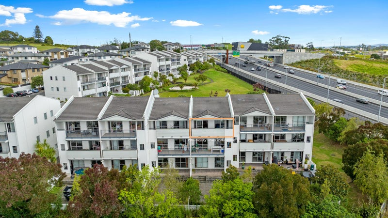 16B/60 Masons Road, Oteha, Auckland - Carousel 1