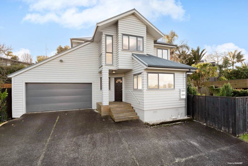2/11 Nile Road, Milford, Auckland - Carousel 1
