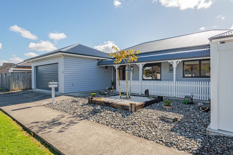 6 Pegasus Place, Kelvin Grove, Palmerston North - Carousel 2