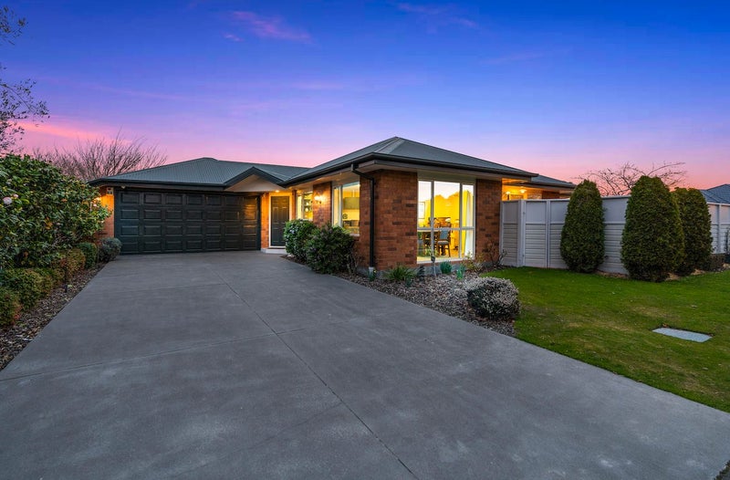 39 Kinsella Crescent, Aidanfield, Christchurch - Carousel 1