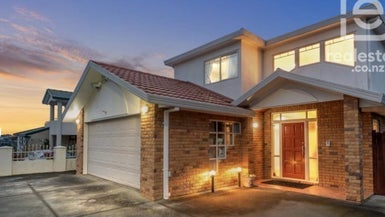 17 Pelargonium Terrace, Goodwood Heights, Auckland - Carousel 1