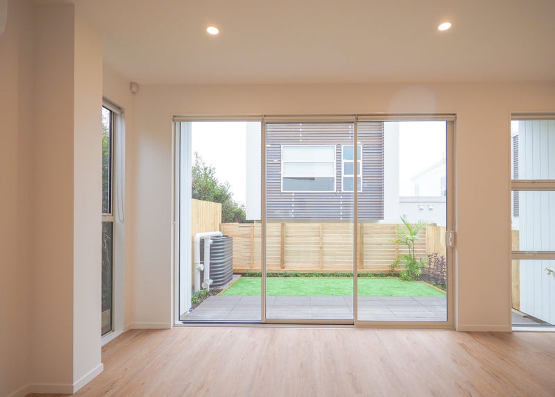 3/10 Tirimoana Road, Te Atatū South, Auckland - Carousel 2