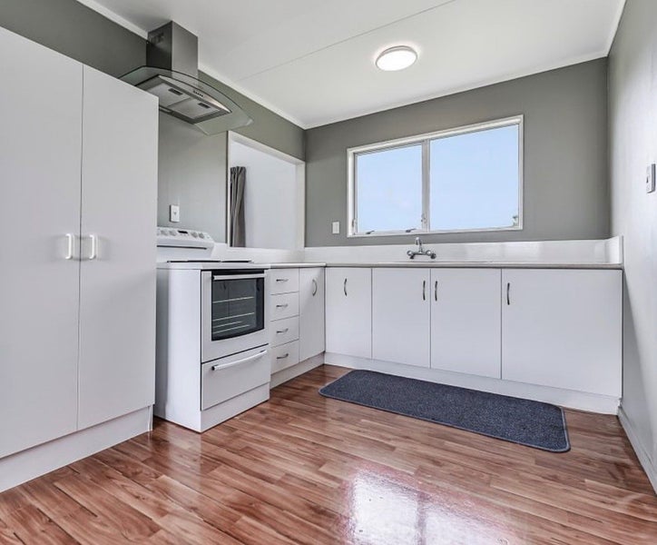 8 Rodney Street, Nawton, Hamilton - Carousel 2