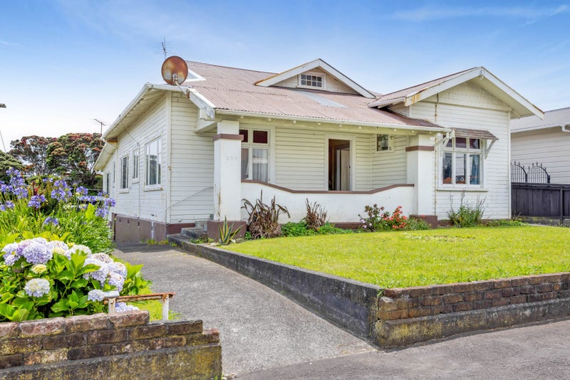 230 Devon Street West, New Plymouth, New Plymouth - Carousel 1