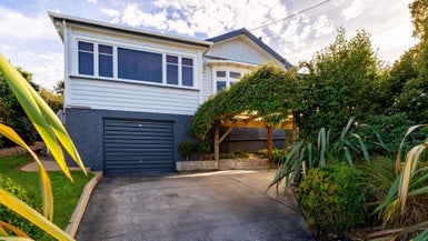 13 Falkirk Street, Dalmore, Dunedin - Carousel 1