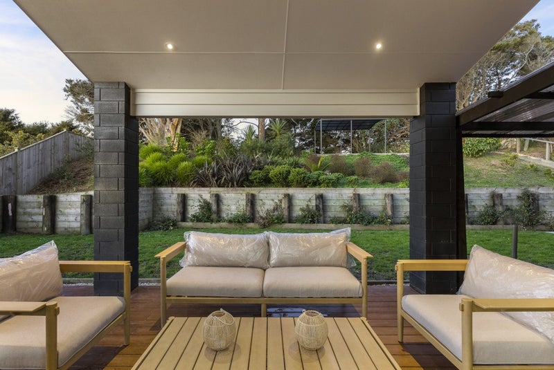 17 Annmarie Avenue, Totara Park, Auckland - Carousel 2