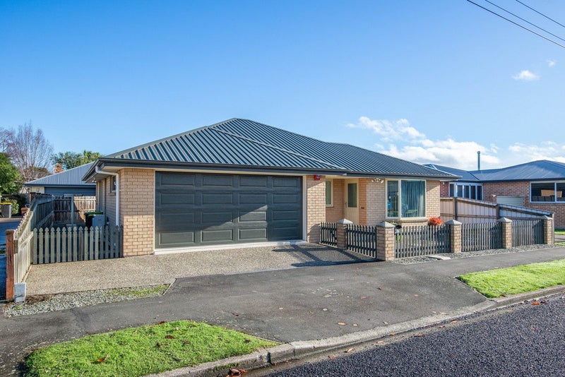 23 Forfar Street, Clyde Hill, Dunedin - Carousel 1