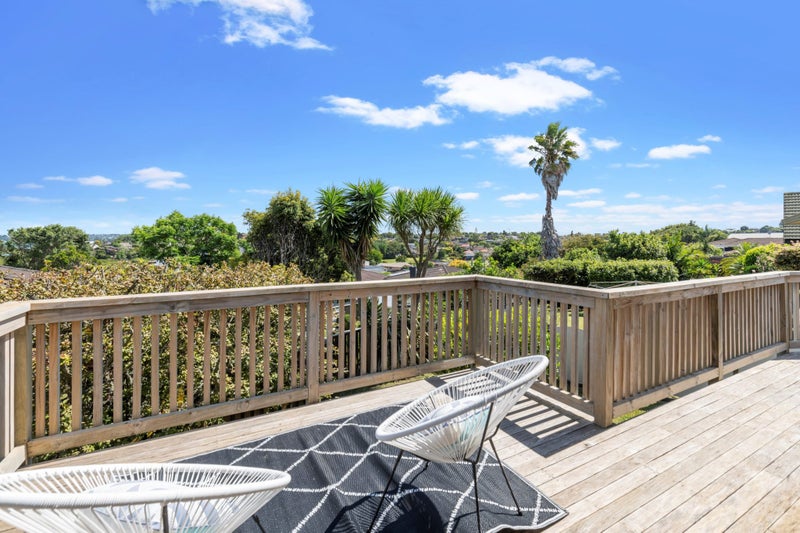 8 Majesty Place, Half Moon Bay, Auckland - Carousel 2