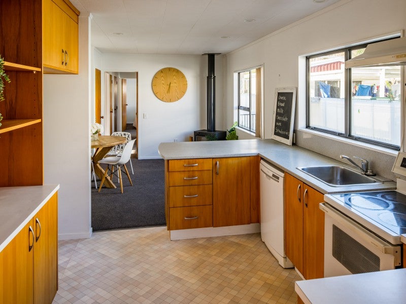 16 Acheron Road, Paremata, Porirua - Carousel 2