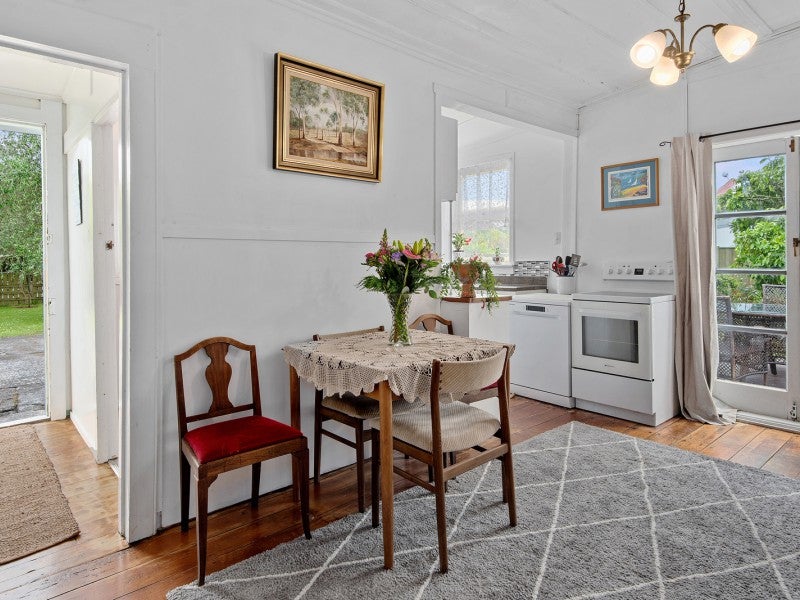 16 George ST, Hikurangi, HIKURANGI - Carousel 2