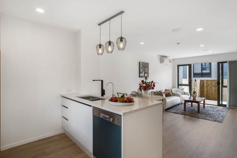 7/12 Ayr Road, Pakuranga, Auckland - Carousel 17