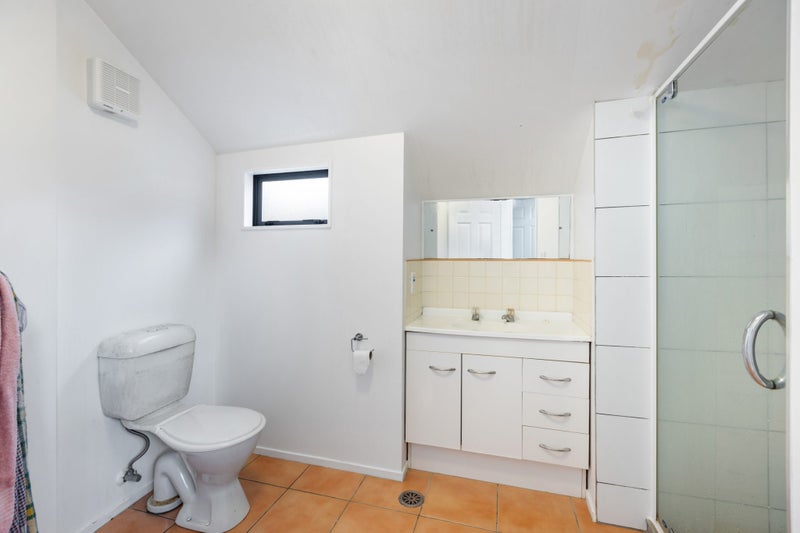 22 Quebec Street, Kingston, Wellington - Carousel 25