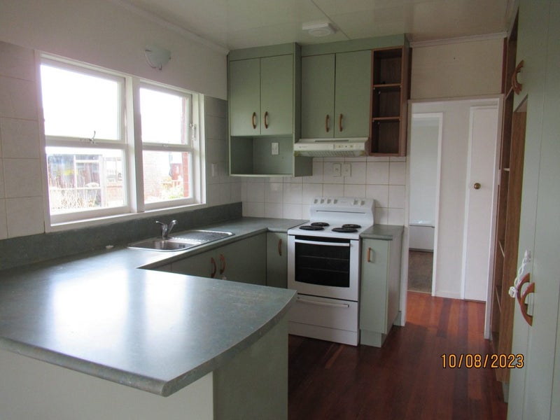 55A View Road, Henderson, Auckland - Carousel 2