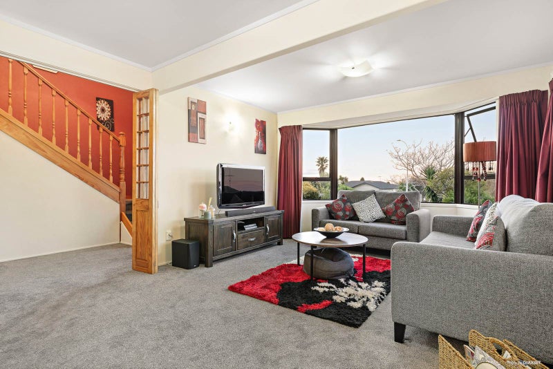 27 Rakaia Rise, Clover Park, Auckland - Carousel 2