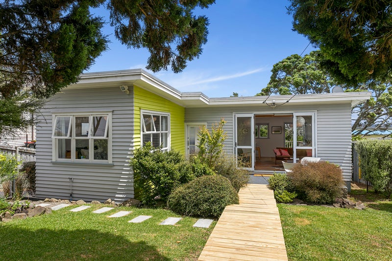 29 Seaside Avenue, Waterview, Auckland - Carousel 1