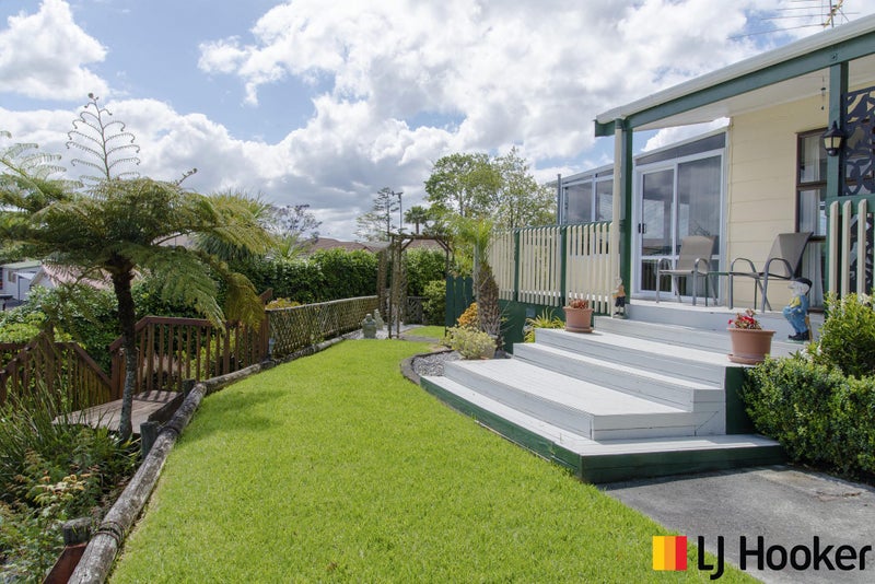 36 Bluewater Place, Wattle Downs, Auckland - Carousel 1