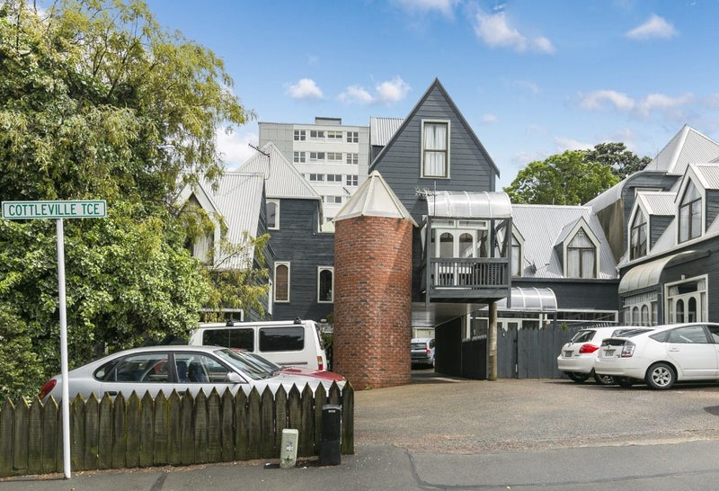 8/1 Cottleville Terrace, Thorndon, Wellington - Carousel 12
