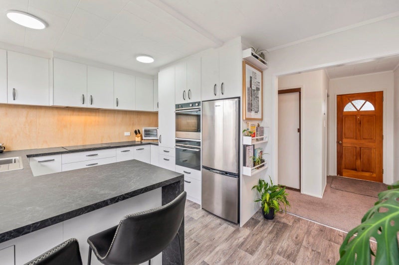 16B Carter Drive, Pomare, Rotorua - Carousel 1