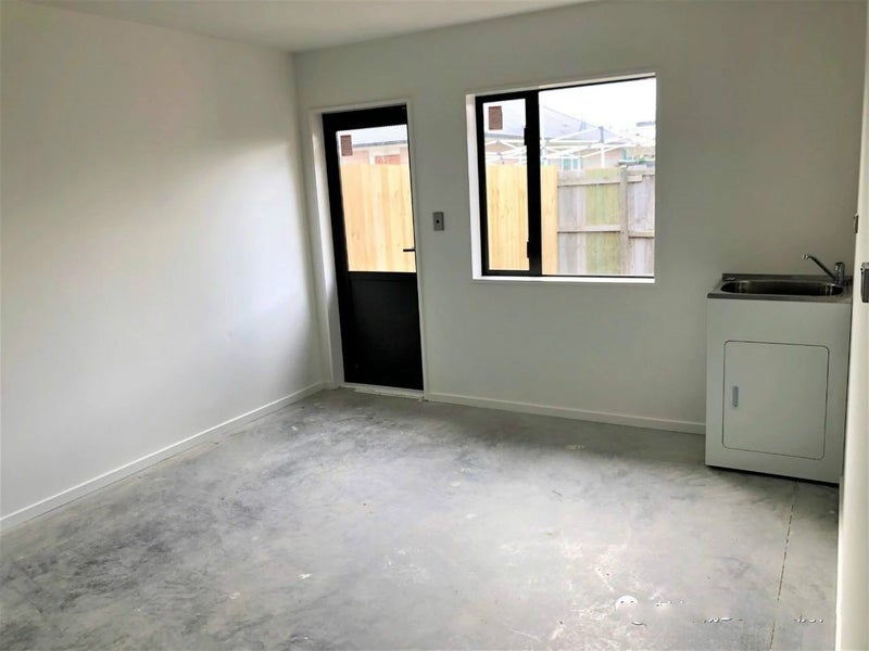 2/17 Delph Street, Avonhead, Christchurch - Carousel 12