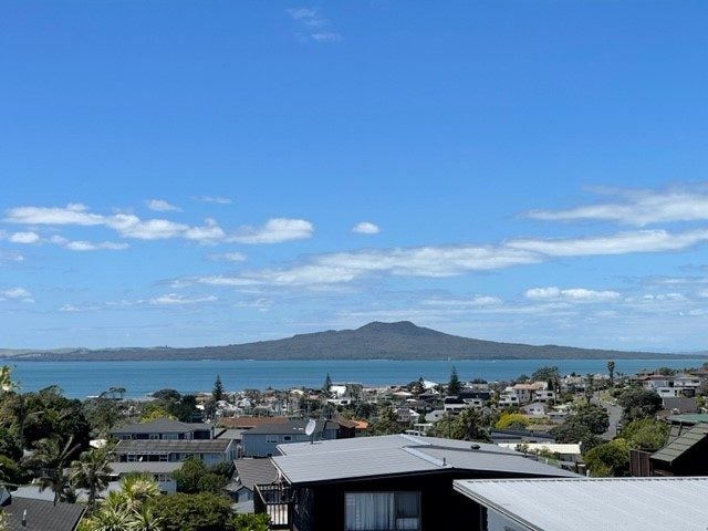 61 Parr Terrace, Castor Bay, Auckland - Carousel 2