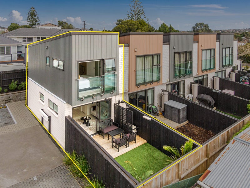 4 Mana Place, Te Atatu Peninsula, Auckland - Carousel 2