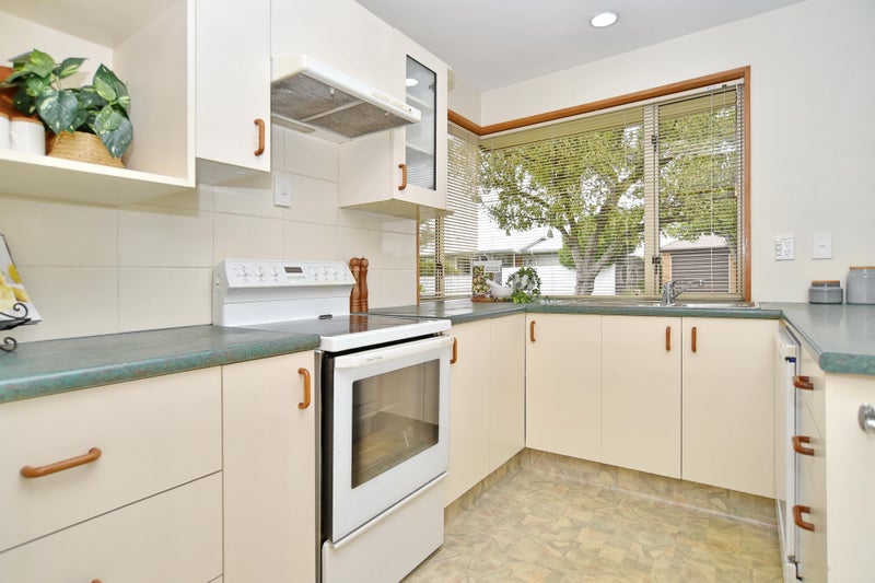 1/2 Rossiter Avenue, Redwood, Christchurch - Carousel 2