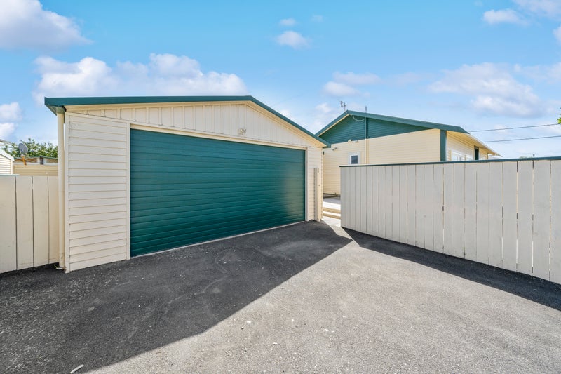 60 Adelaide Street, Petone, Lower Hutt - Carousel 2