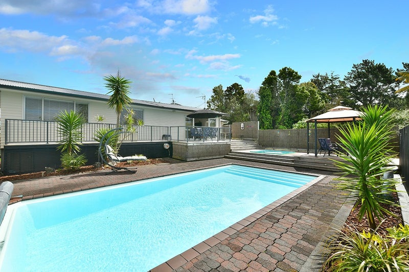 1/875 East Coast Road, Northcross, Auckland - Carousel 2
