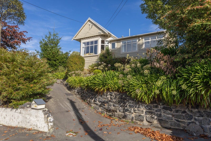 11 Glenross Street, Glenross, Dunedin - Carousel 1