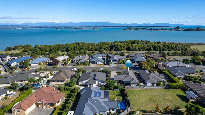 34 Kendall View, Stoke, Nelson - Carousel 1