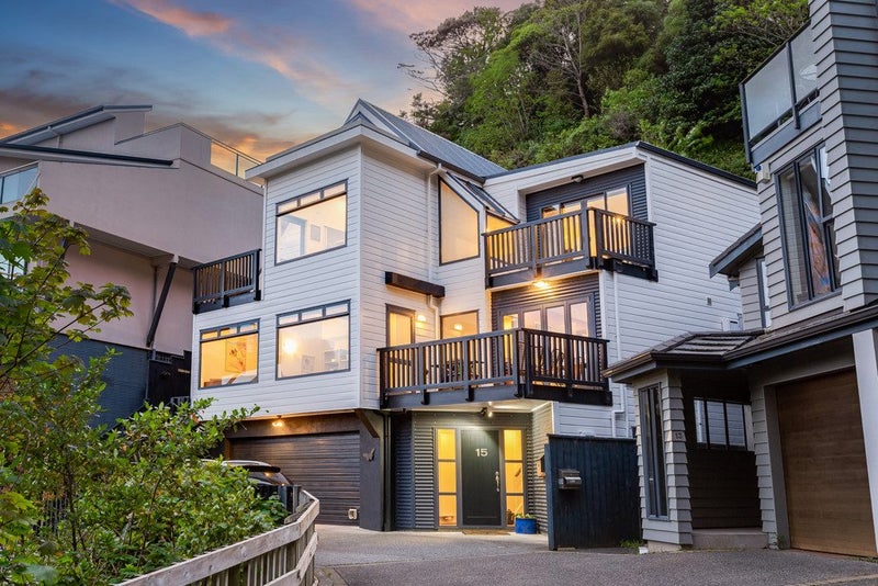 15 Bank Road, Northland, Wellington - Carousel 1