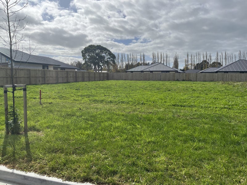 7 Cleaver Street, Woodend, Woodend - Carousel 3