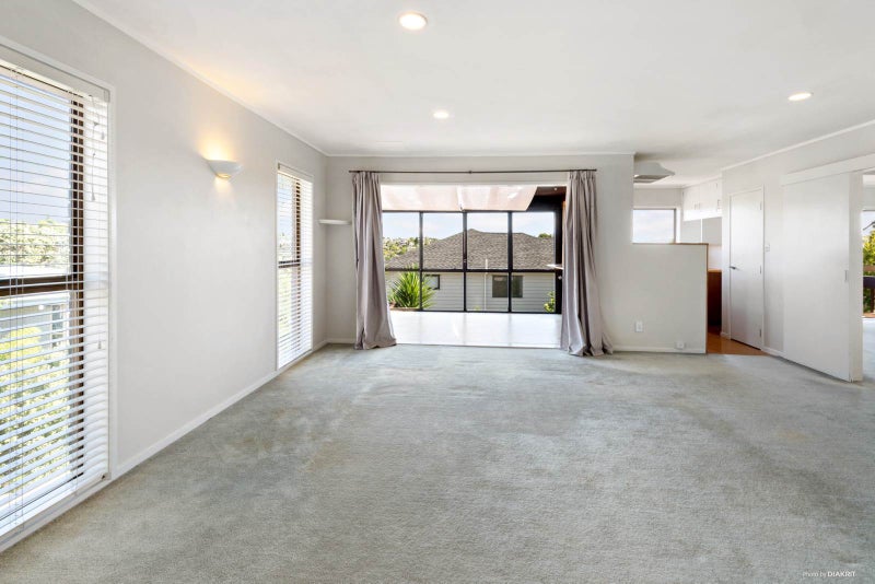 2/311 Wairau Road, Tōtara Vale, Auckland - Carousel 2