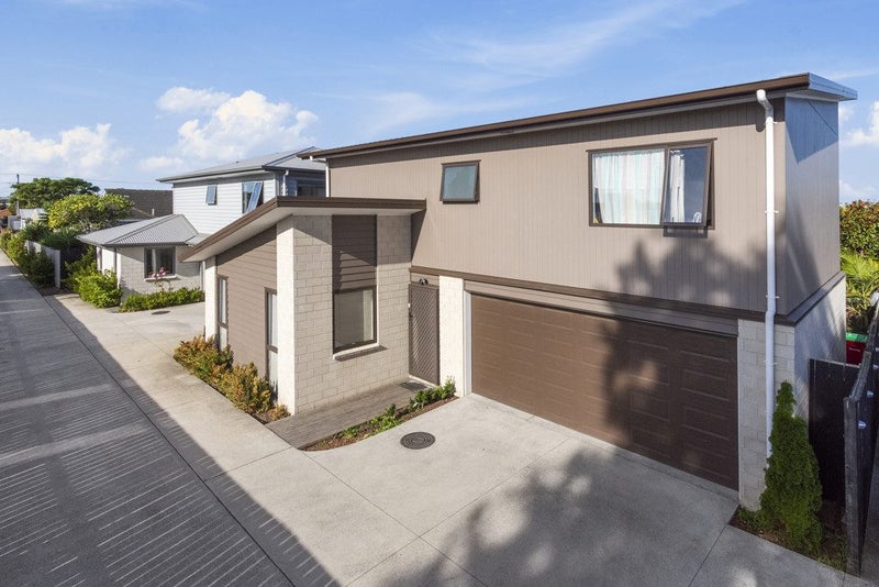 42B Vine Street, Mangere East, Auckland - Carousel 1