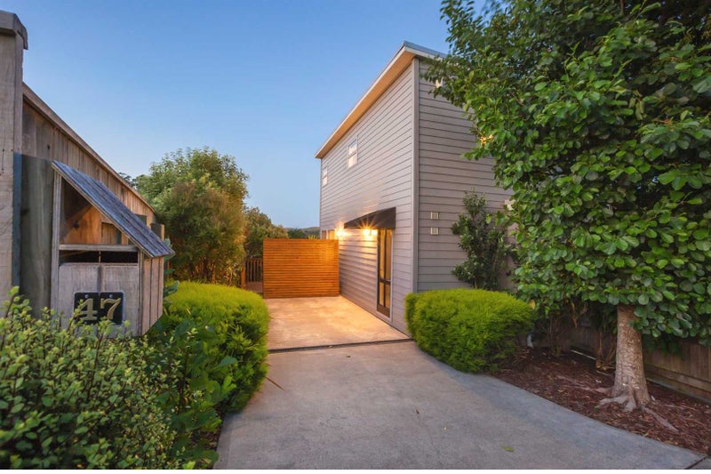 47 Arawhata Street, Ranui, Porirua - Carousel 1