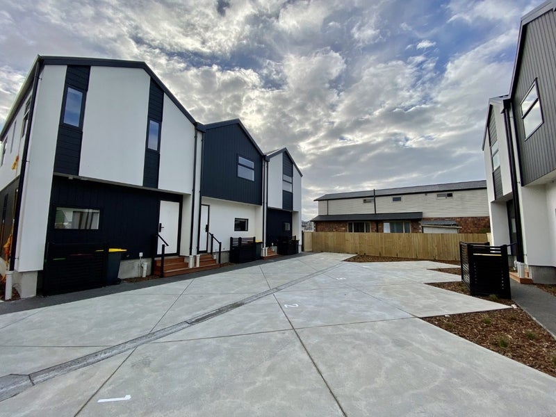 1/16 Smith Street, Woolston, Christchurch - Carousel 9