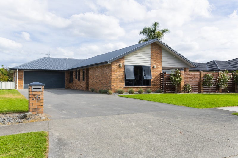 36 Sterling Park, Lytton West, Gisborne - Carousel 1
