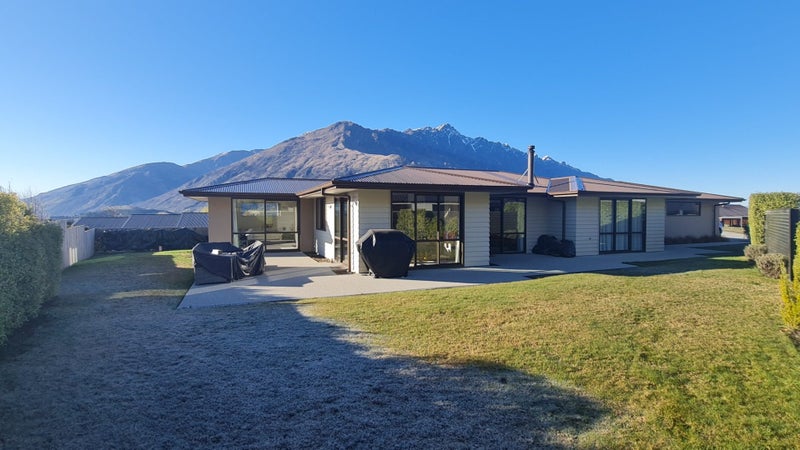 3 Snowshill Lane, Lower Shotover, Queenstown - Carousel 1