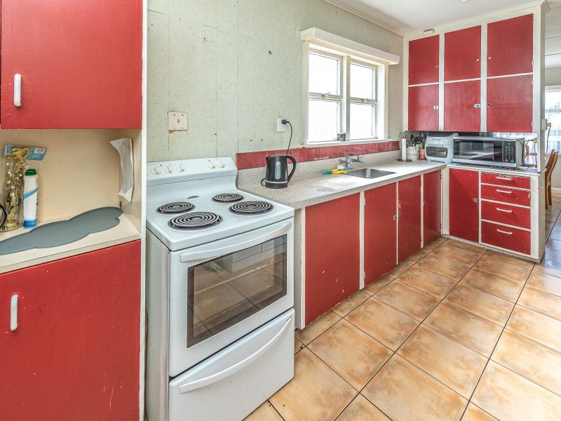 9 Cornfoot Street, Castlecliff, Whanganui - Carousel 2