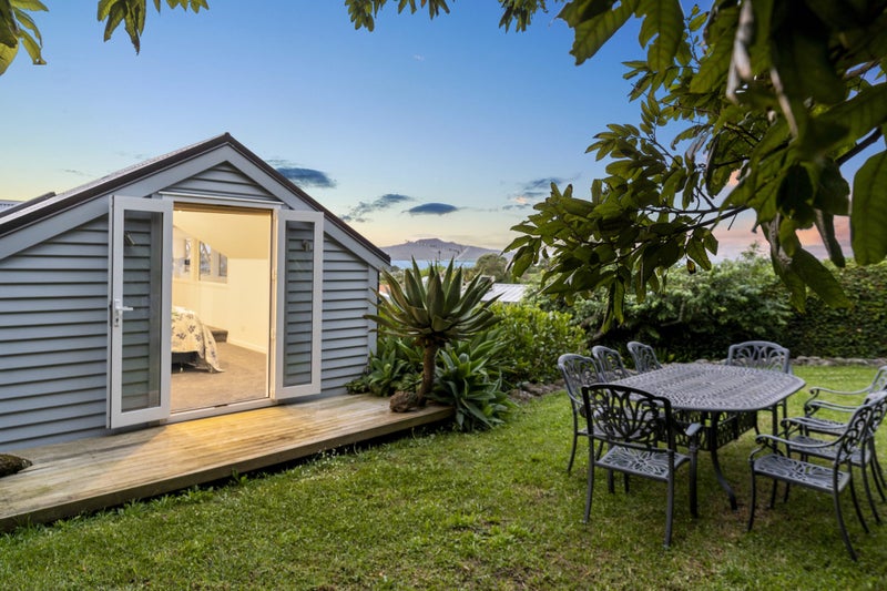12A Albert Road, Devonport, Auckland - Carousel 32