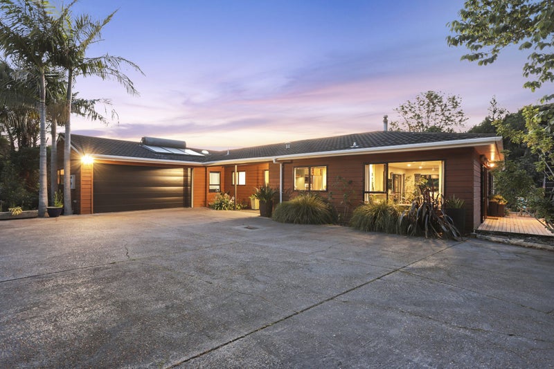 45 Autumn Avenue, Glen Eden, Auckland - Carousel 1