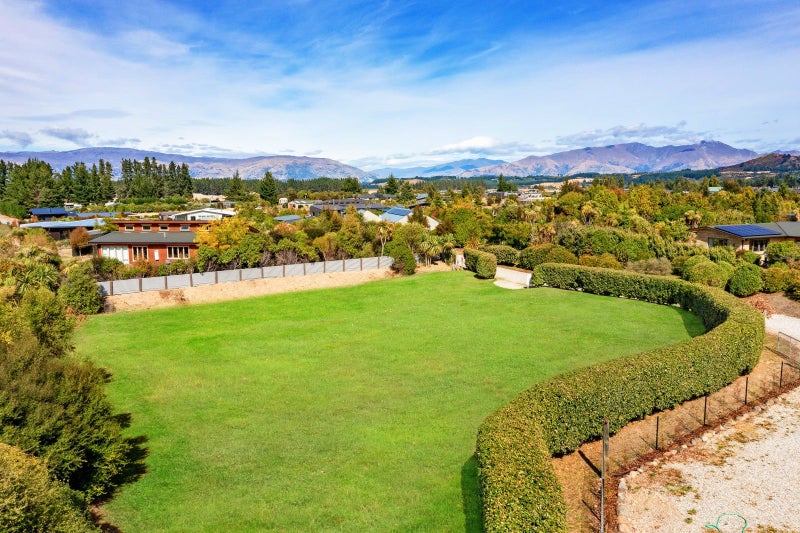 20C Sam John Place, Lake Hāwea - Carousel 2