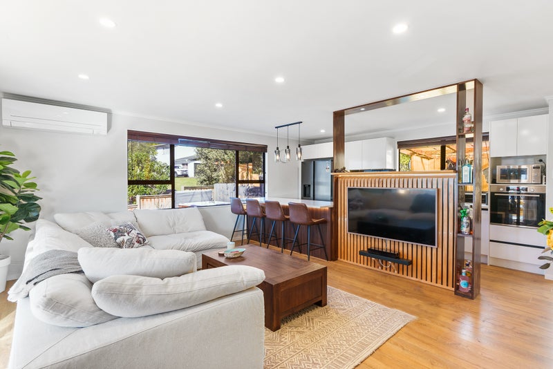 3 Raelene Place, Massey, Auckland - Carousel 2